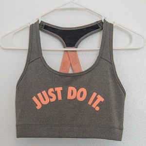 NIKE Sports Bra, Size M. Used, Like New
